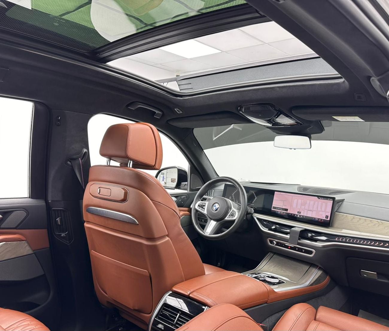 BMW X7 XDRIVE40i LUXURY M SPORT PACKAGE 2024 BMW X7 xDrive40i M-Sport, 10/2028 BMW Warranty,10/2029 Service