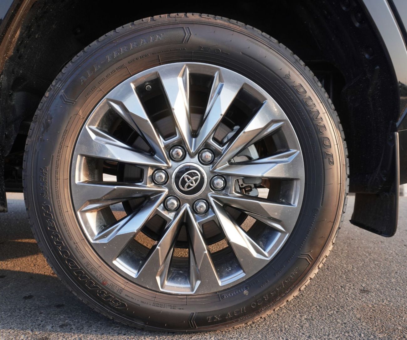 تويوتا لاند كروزر 3.5T VXR Hybrid