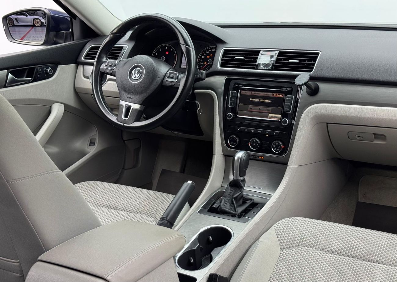 فولكس واجن باسات SE 2.5L 2015 Volkswagen Passat SE, Full VW Service History, Excellent Condition, GCC