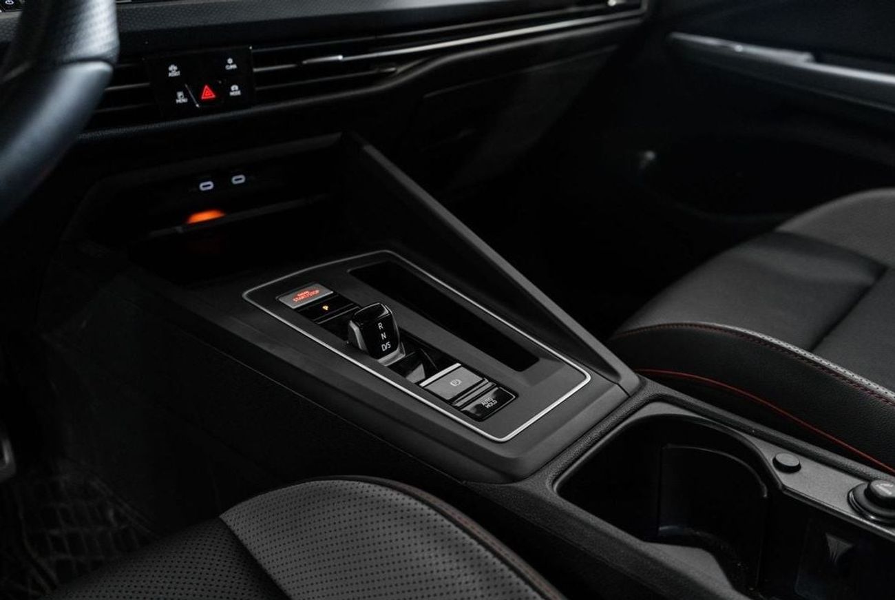 فولكس واجن جولف GTI SEL 2.0T GTI P2 MID