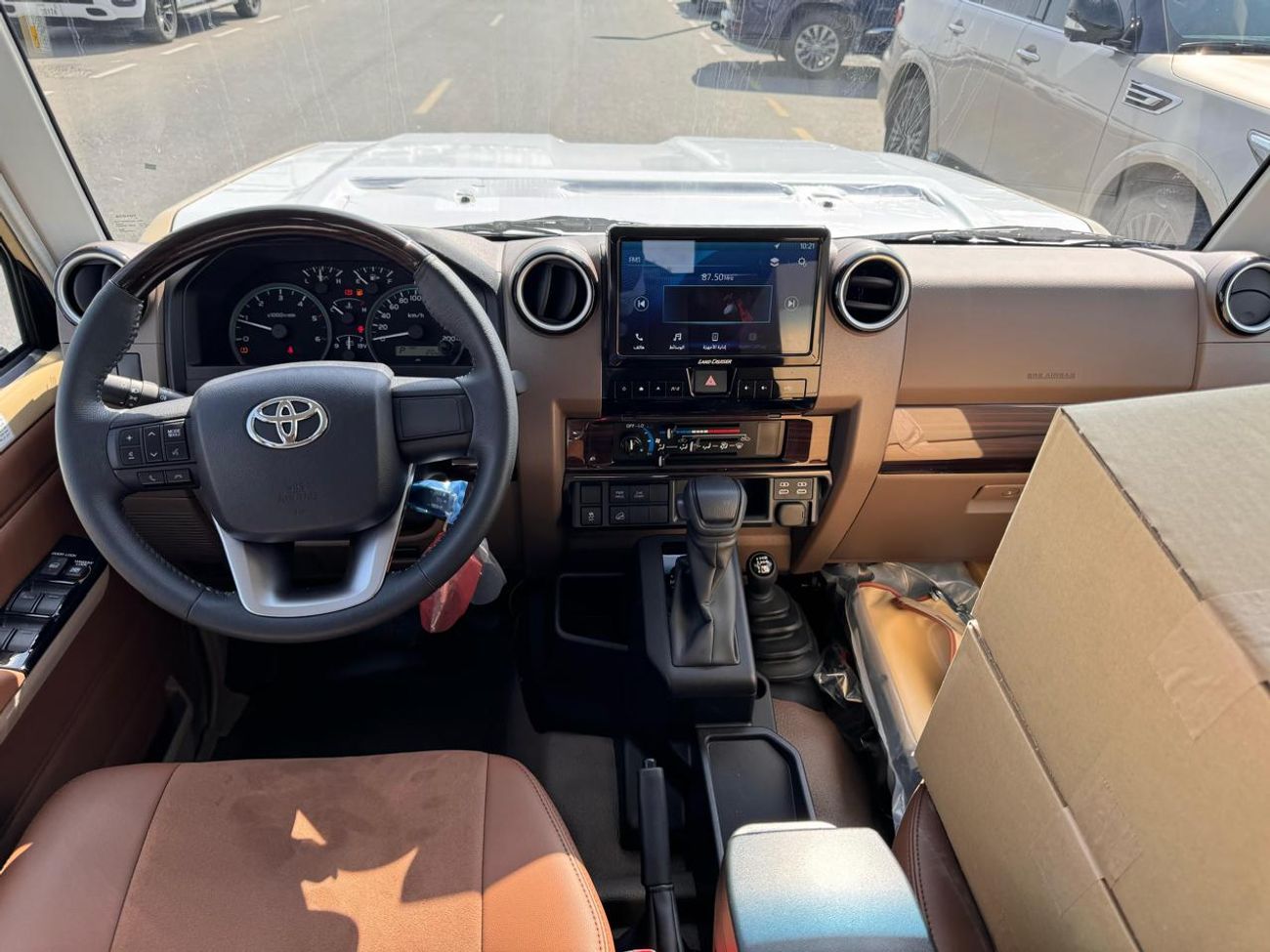 تويوتا لاند كروزر 70 DC 2.8L DIESEL FULL OPTION AUTOMATIC TRANSMISSION