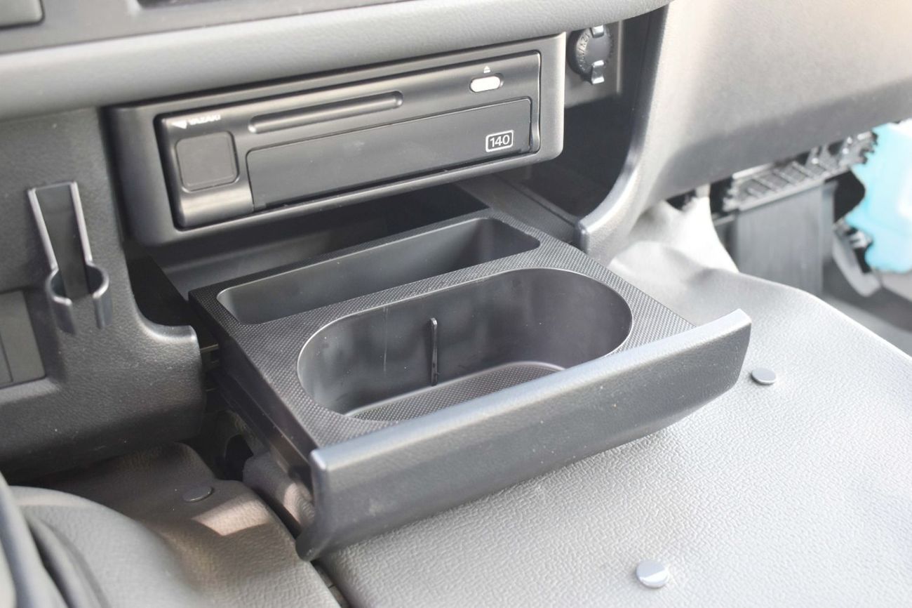 تويوتا كوستر 2.7L (23-Seater)