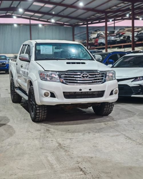 Toyota Hilux V4 DIESEL RIGHT HAND