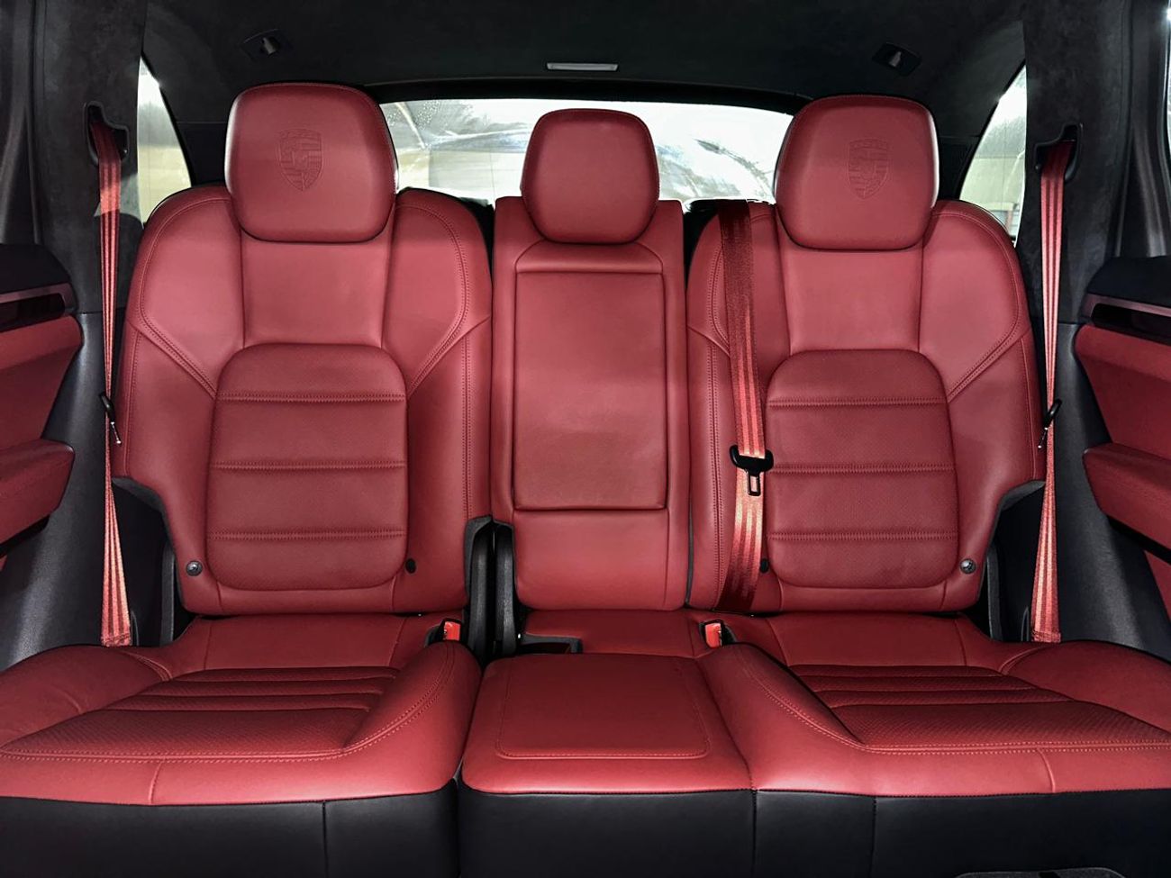 Porsche Cayenne Turbo S 4.8L (570 HP) 2016 | FULL SERVICE HISTORY | CARBON CERAMIC BRAKES (PCCB) | FULL SPEC!