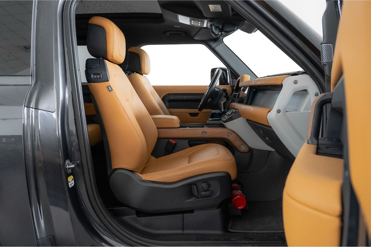 Land Rover Defender P300 90 SE 2.0L (6 Seater)
