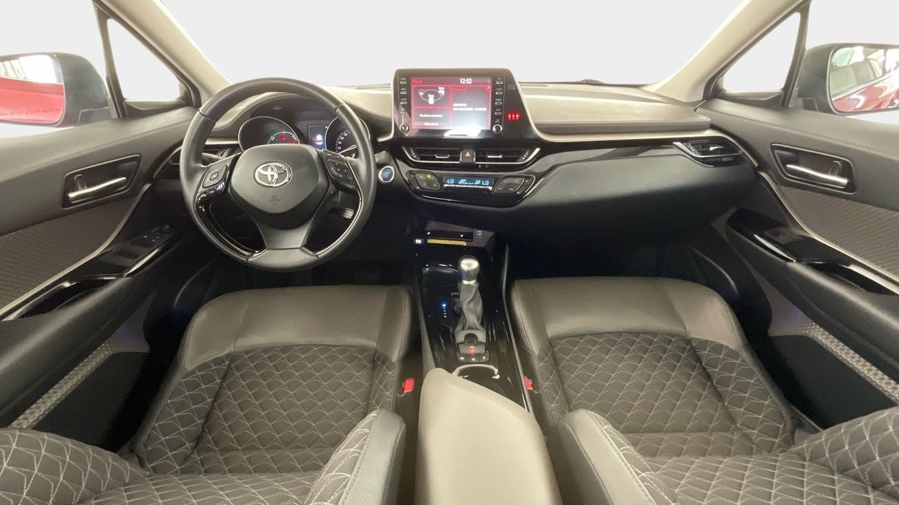 تويوتا CHR 1.8 VVT I-HYBRID VX AUTO | شامل الضمان | 0 ﺪﻔﻋﺓ ﺃﻮﻟﻯ
