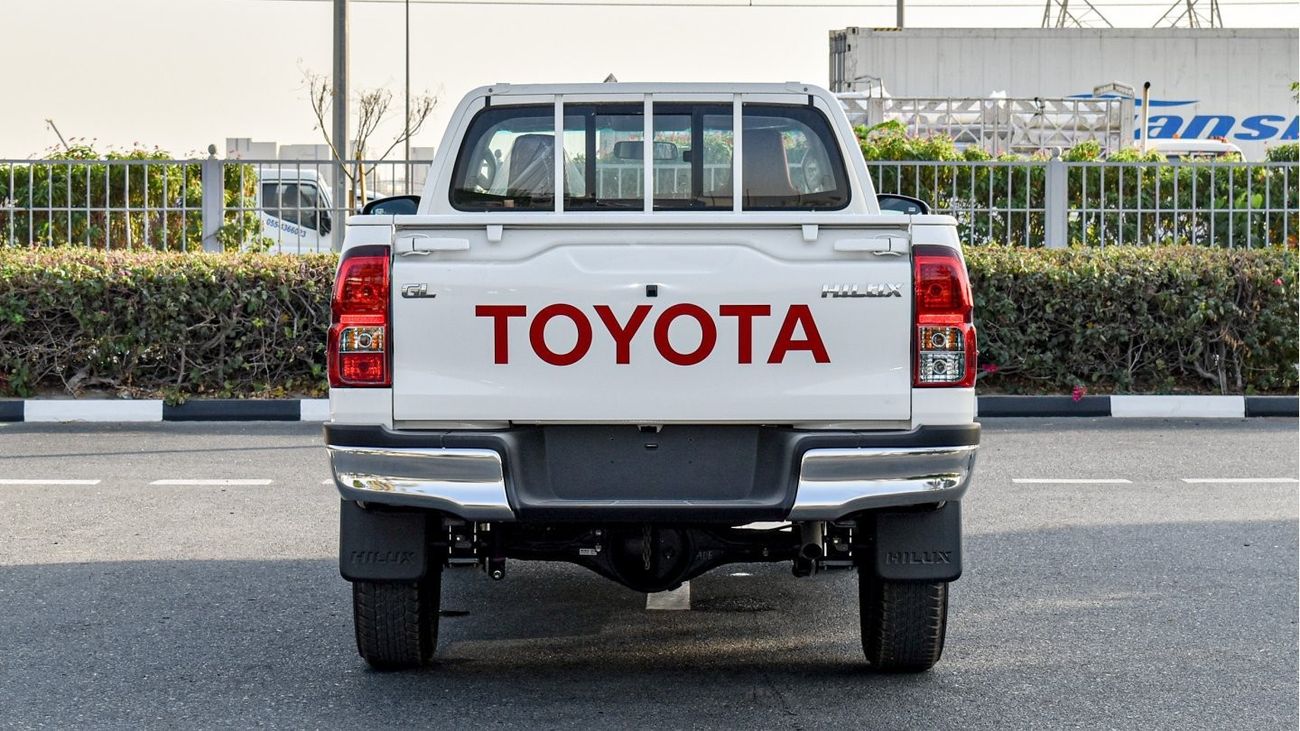 Toyota Hilux GL 2.7L Single Cabin 4WD M/T