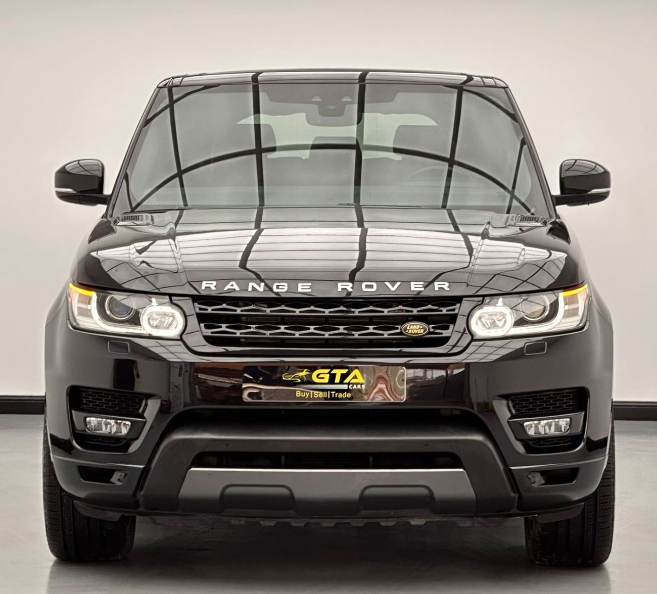 Land Rover Range Rover Sport HSE Dynamic 3.0L 2017 Range Rover Sport HSE Dynamic, Full Service History, Excellent Condition, GCC