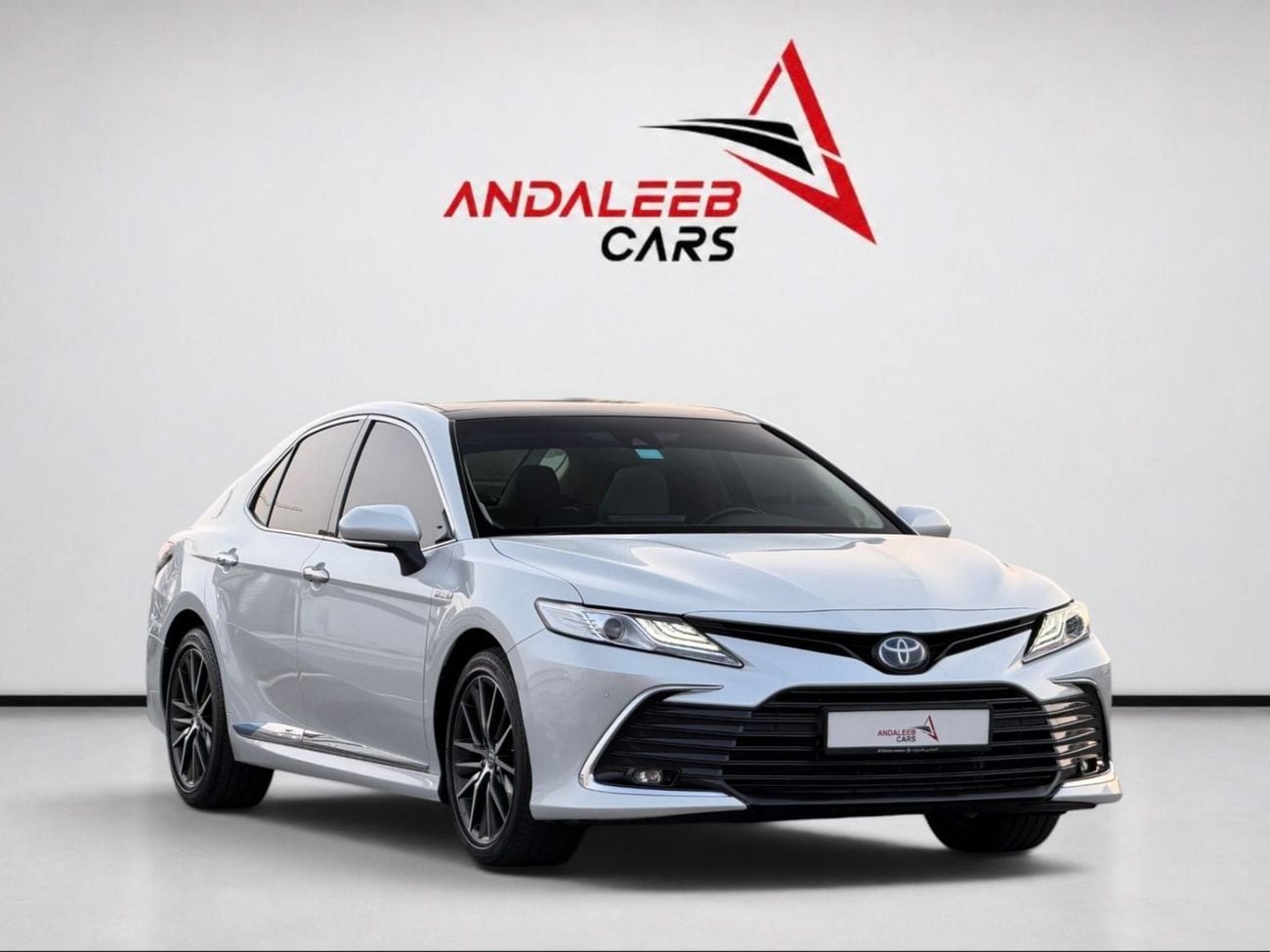 تويوتا كامري GLE HEV TOYOTA CAMRY HYBRID LIMITED | AGENCY WARRANTY | FULL AGENCY SERVICE HISTORY | 2024 | GCC SPECS