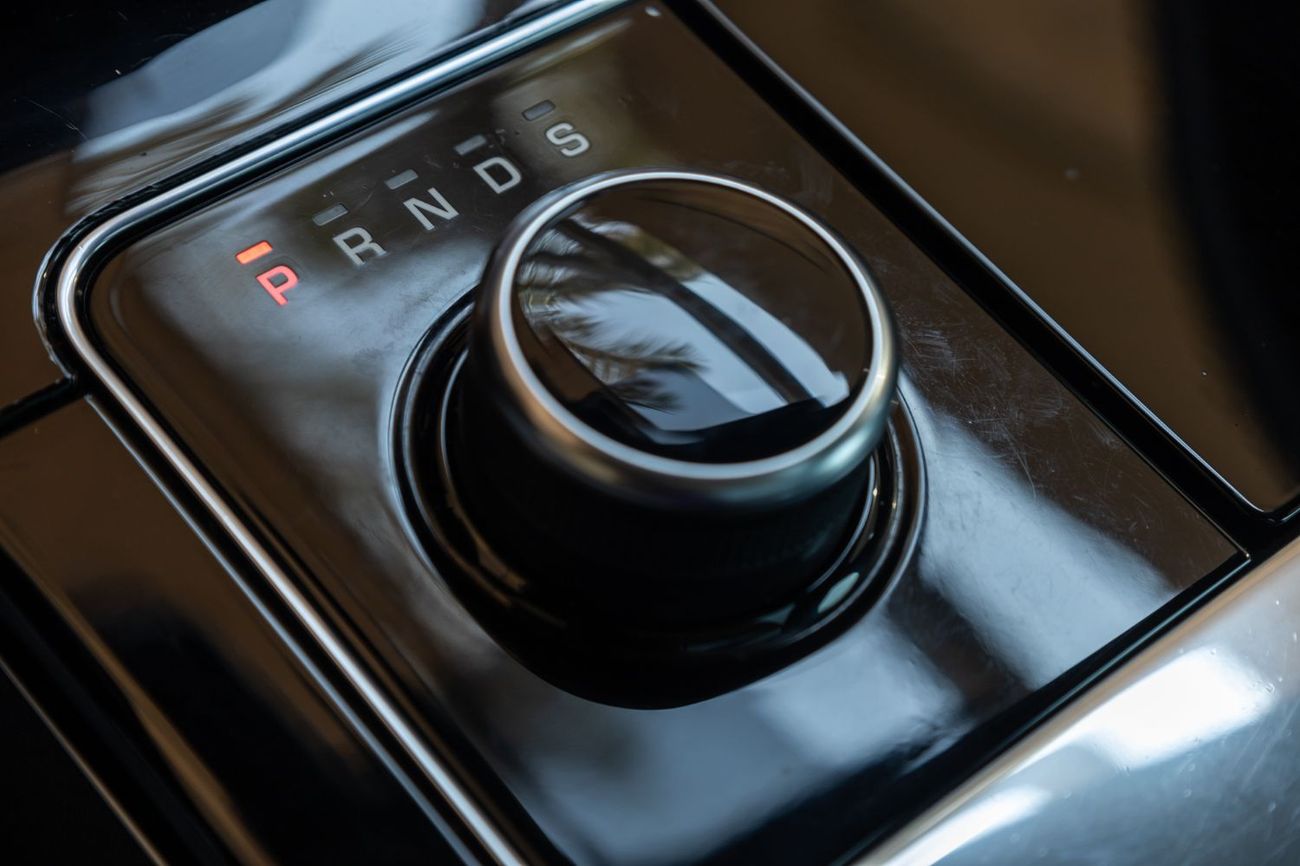 لاند روفر رينج روفر فيلار P250 R-Dynamic SE 2.0L