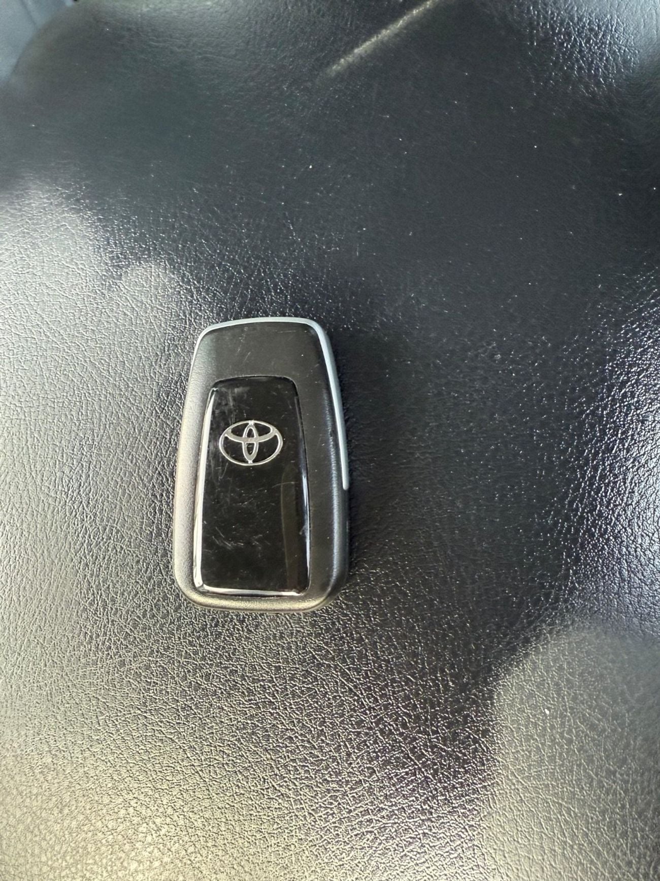 تويوتا برادو VX Full Option Right Hand Drive