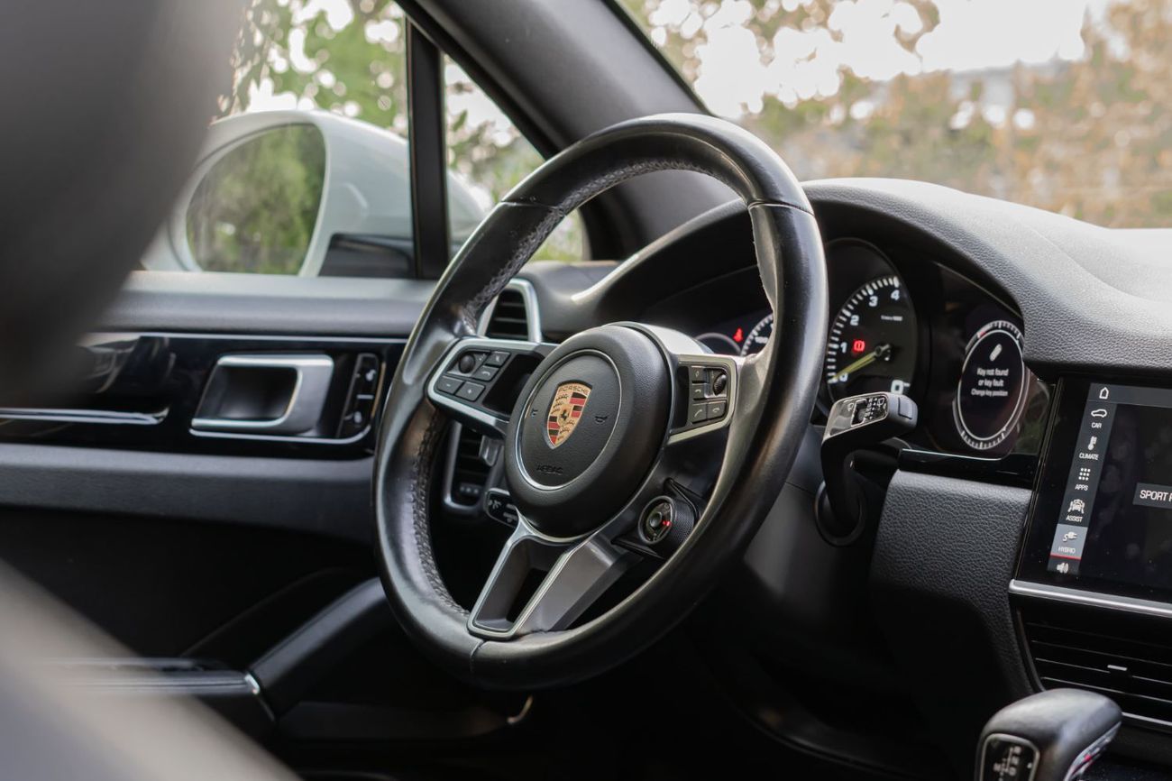 Porsche Cayenne E-Hybrid 3.0L (355 HP)