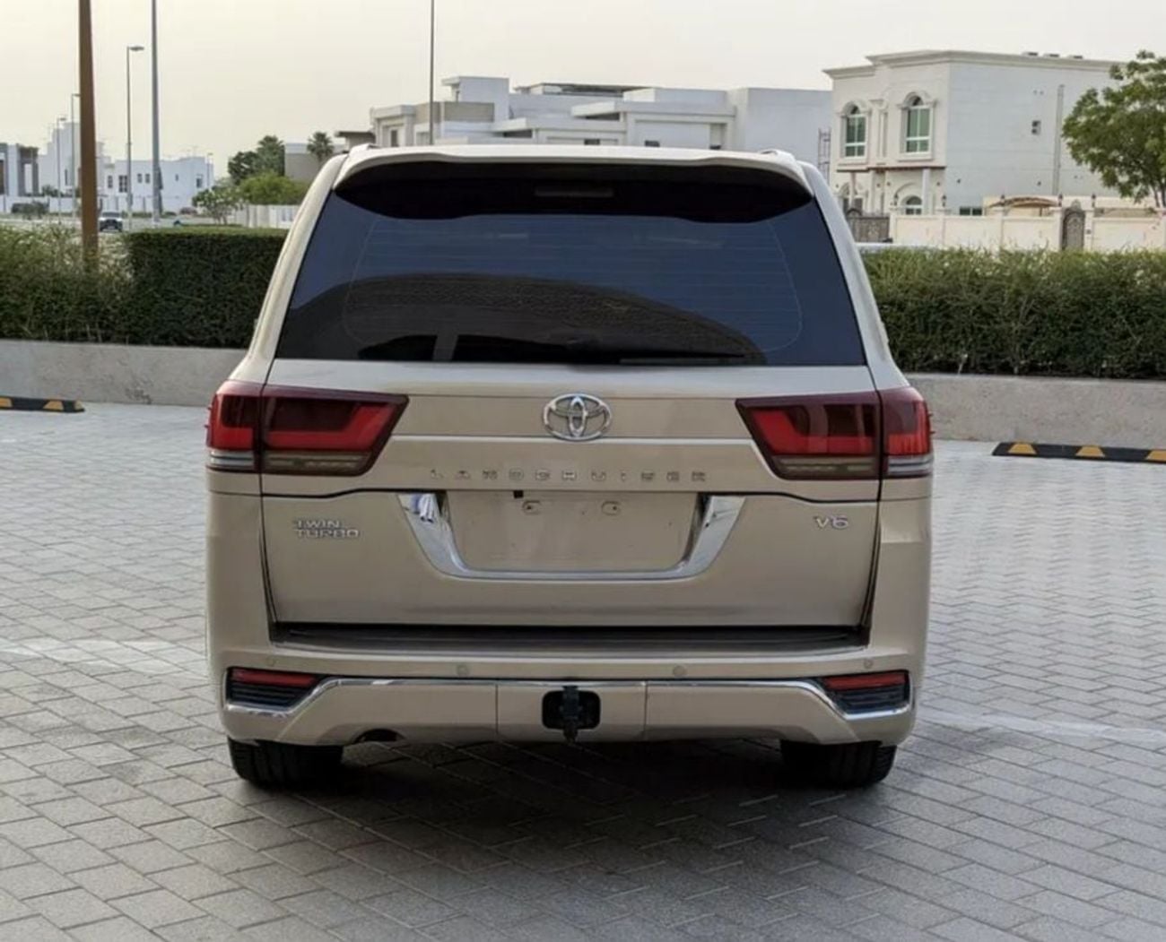 تويوتا لاند كروزر Toyota landcruise 2011model Facelifted 2025 GXR 4.0L v8 petrol Engine Colour Gold push start Transmi