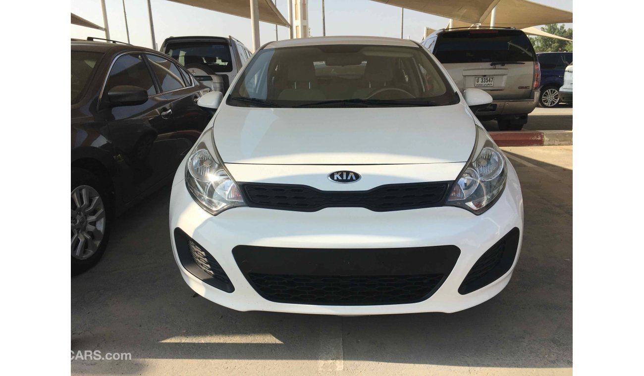 Kia Rio سياره نظيفه جدا بدون اى حوادث صبغة وكاله لاتحتاج لاى مصاريف نهائيا