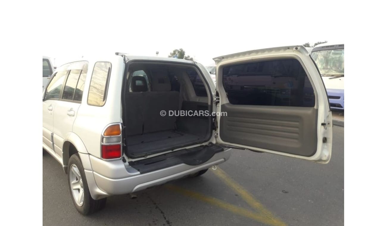 سوزوكي إيسكودو Suzuki Escudo RIGHT HAND DRIVE (Stock no PM 262)