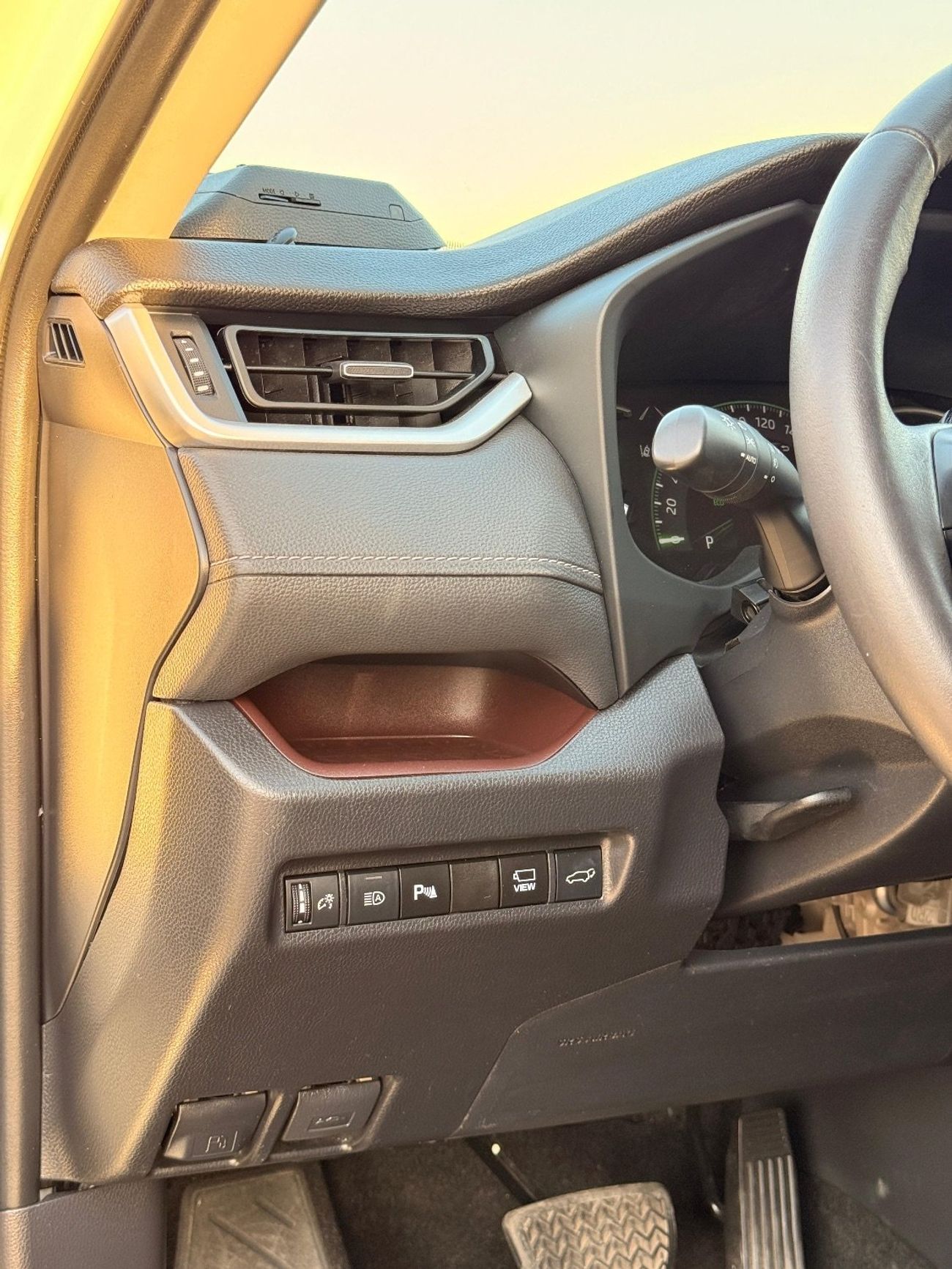 Toyota RAV4 Full Option 360 camera Japanese 2.0 L