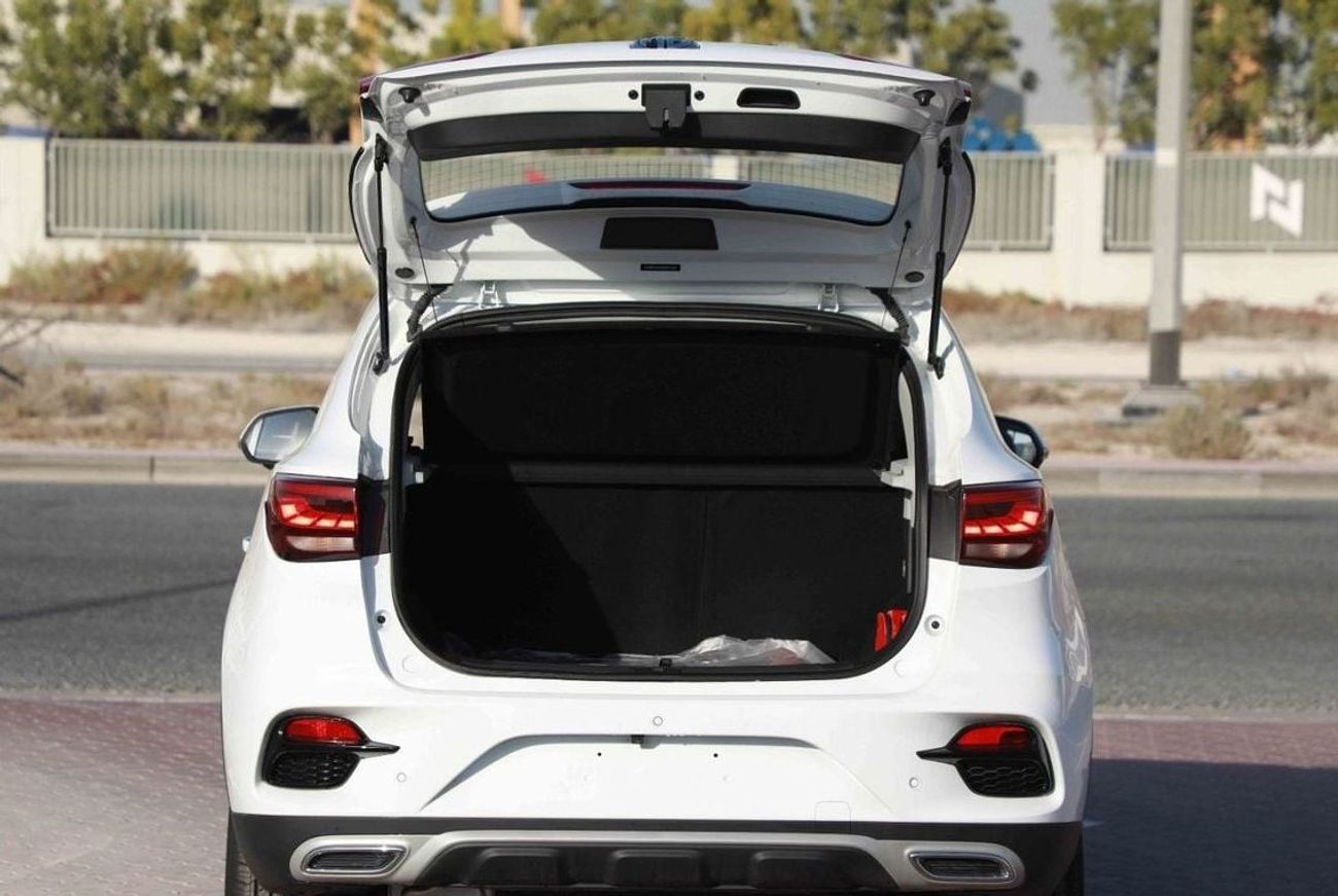 MG ZS 2025 MG ZS LUXURY 1.5 - WHITE inside BEIGE | Export Price