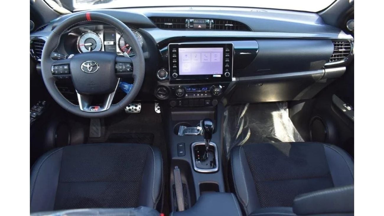 تويوتا هيلوكس Toyota Hilux GR Sport Diesel 2.8L V6 Full Option 2024