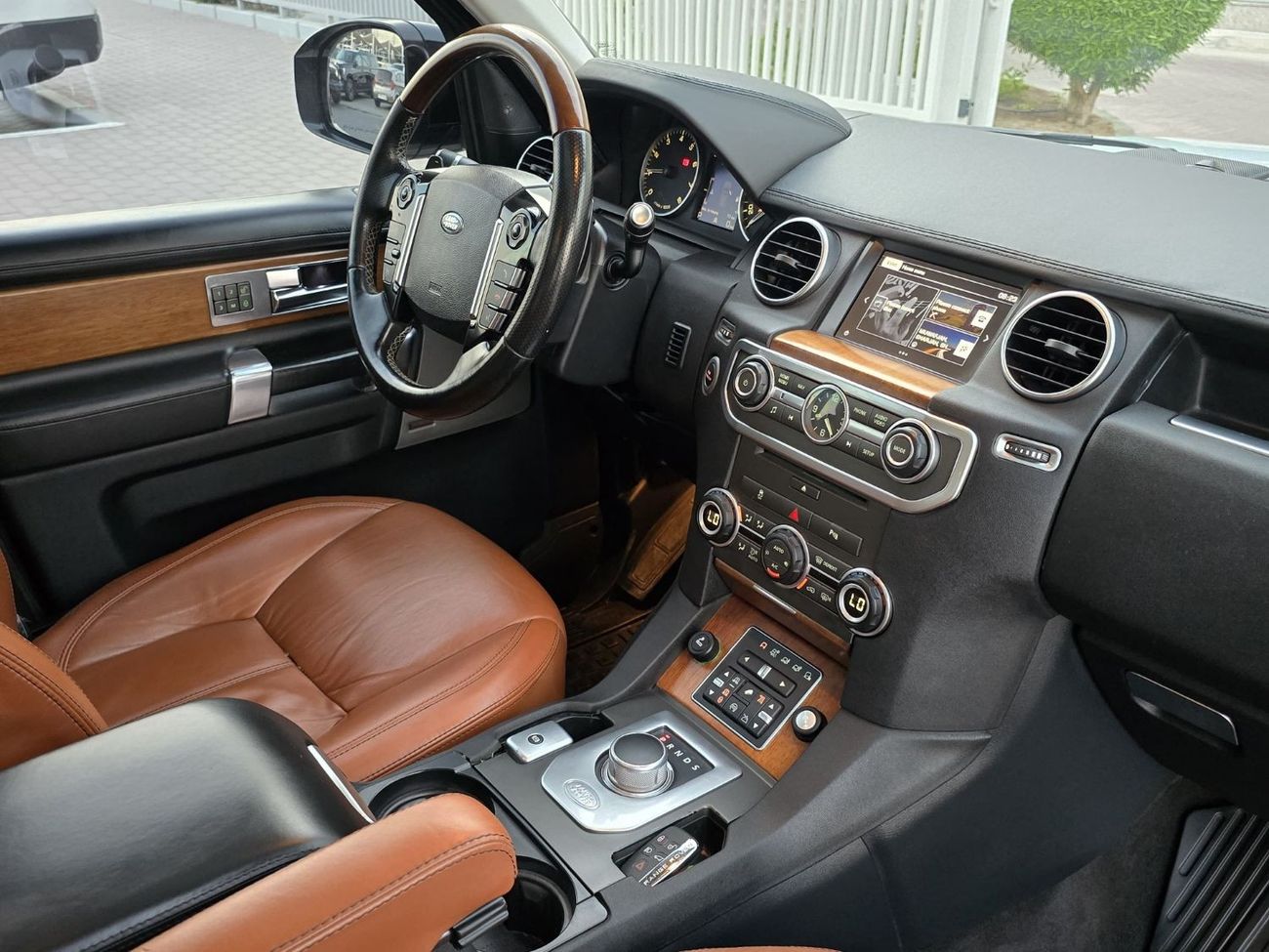 Land Rover Discovery LAND ROVER LR4 2016 GCC ORGINAL PAINT // GOOD CONDITION