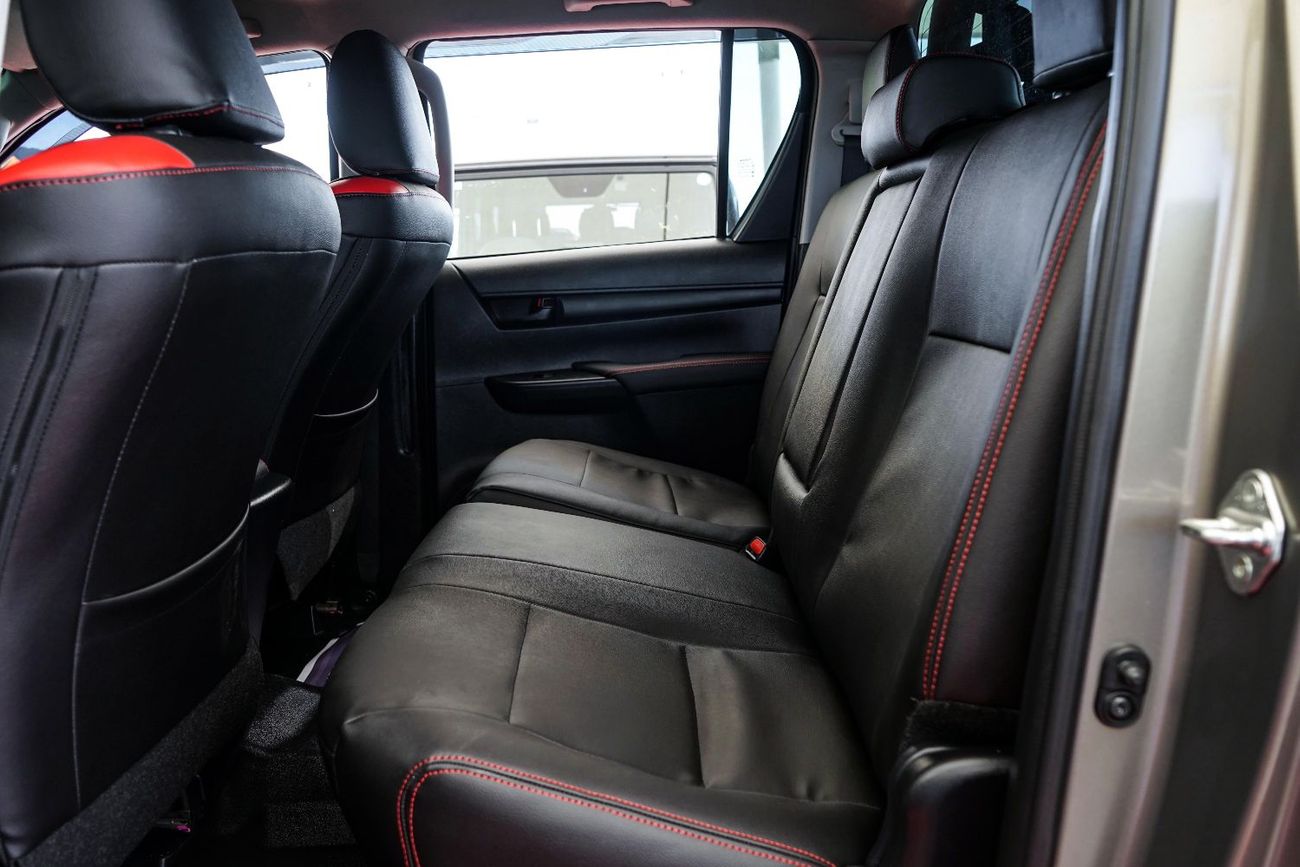 تويوتا هيلوكس The Toyota Hilux is a legendary, durable pickup truck known for its legendary toughness, off-road ca