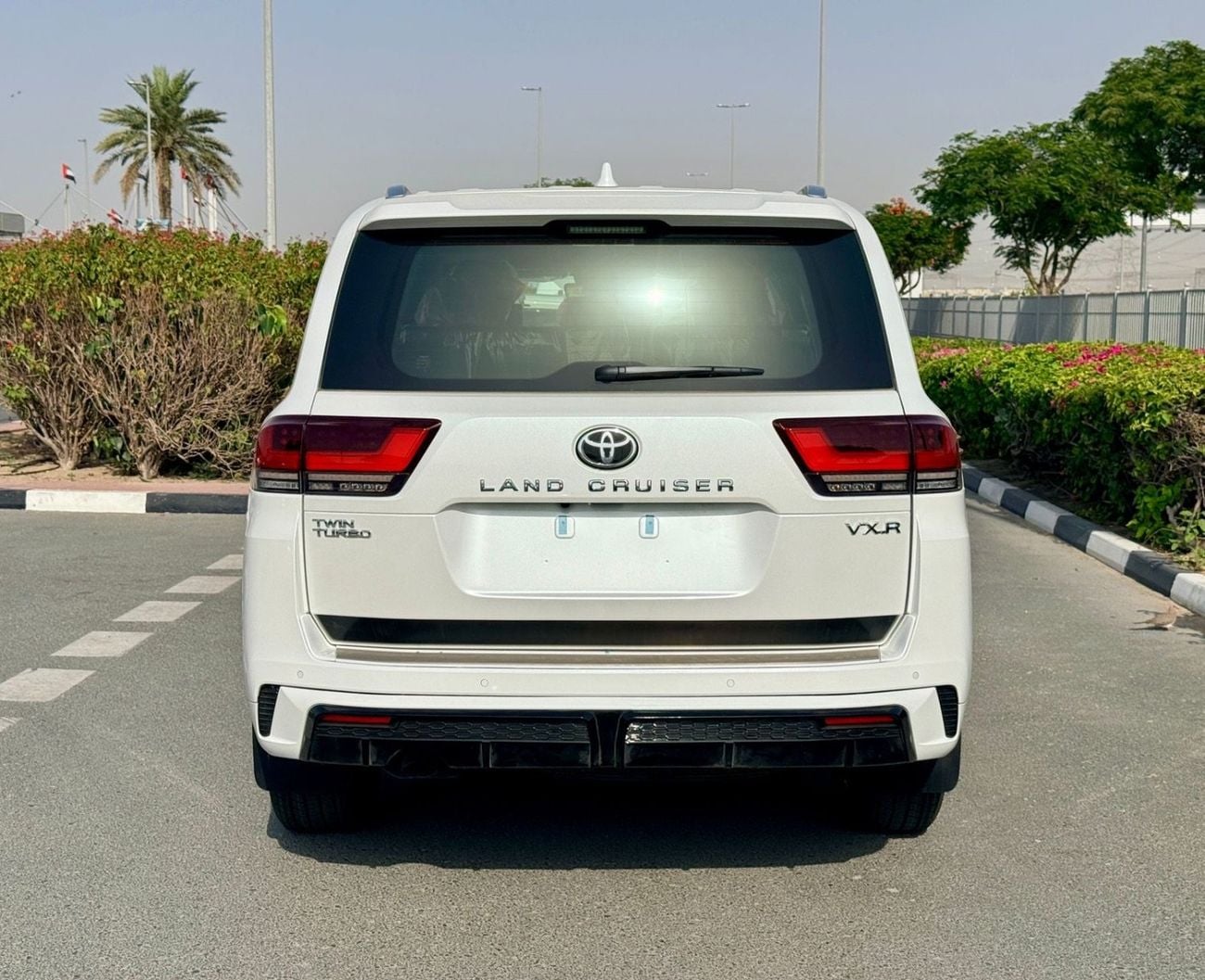 تويوتا لاند كروزر TOYOTA Land Cruiser VXR 3.5 Full option 2026 GCC