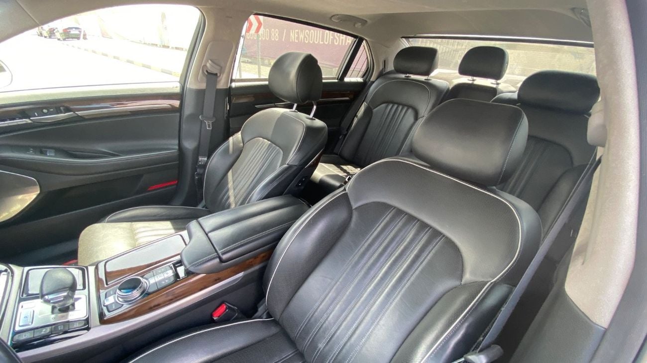 Genesis G90 Premium 3.3L RWD
