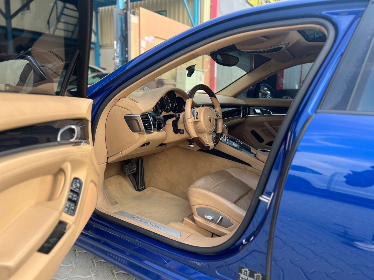 Porsche Panamera Std 3.6L (296 HP) Panamera | 3.6L | V6 | GCC