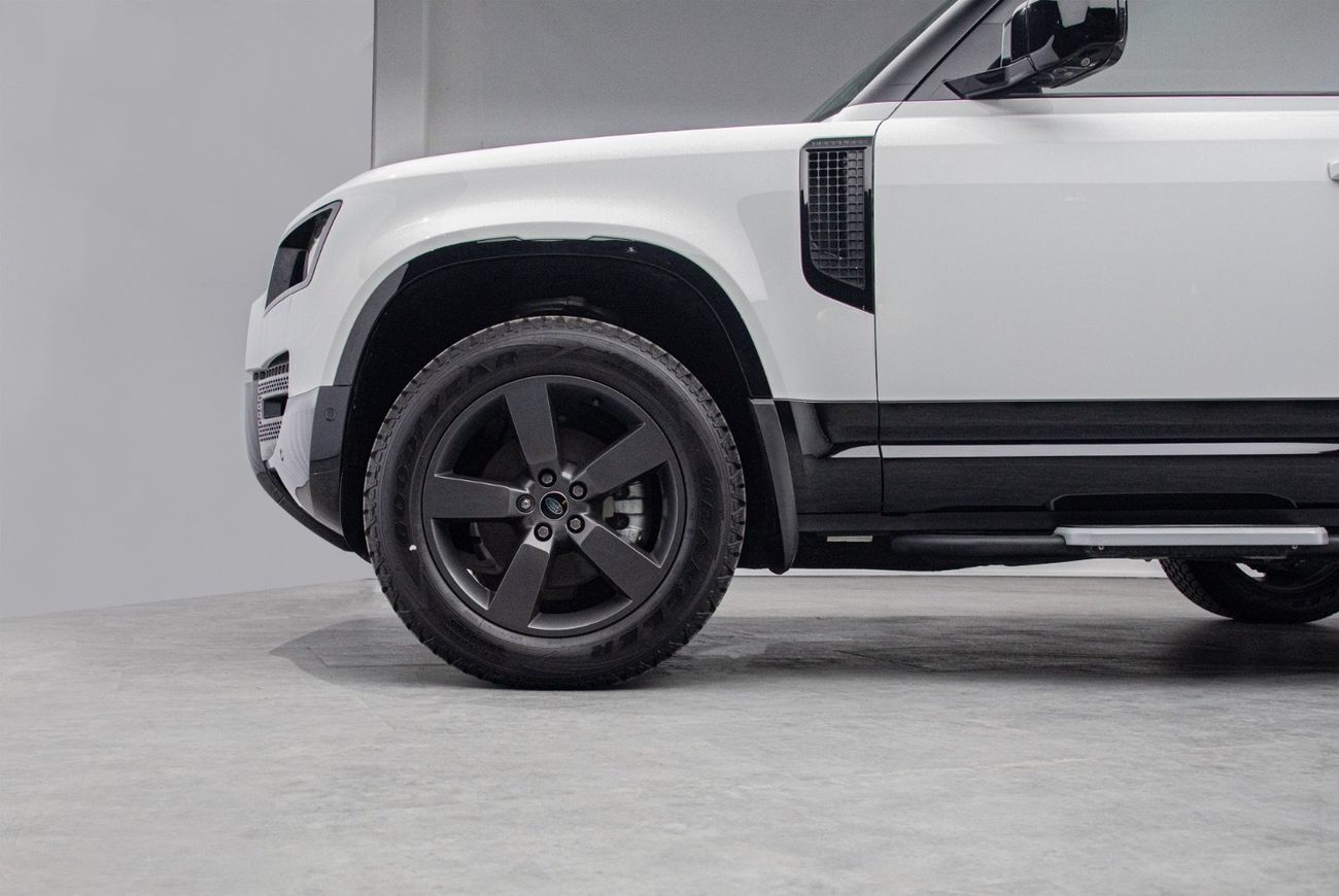 Land Rover Defender P300 90 X-Dynamic SE 2.0L (5 Seater)