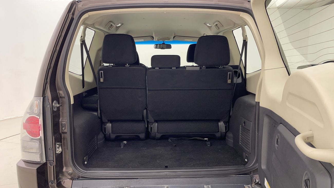 ميتسوبيشي باجيرو GLS MIDLINE SWB 3.5 | بدون دفعة مقدمة | اختبار القيادة في المنزل