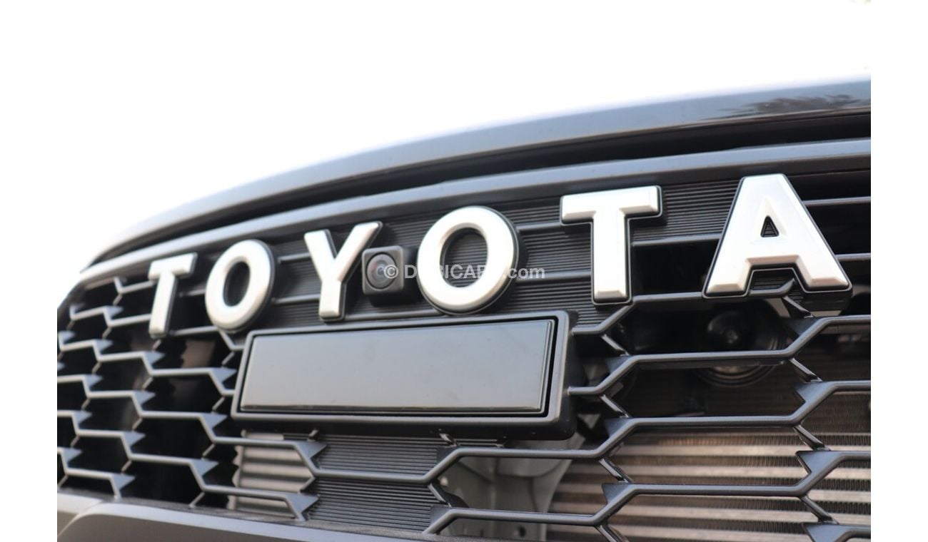 تويوتا هيلوكس D/cab P/up 4x4 2.8L Diesel - A/T - 24YM - GR - WHT_BLK (EXPORT OFFER)