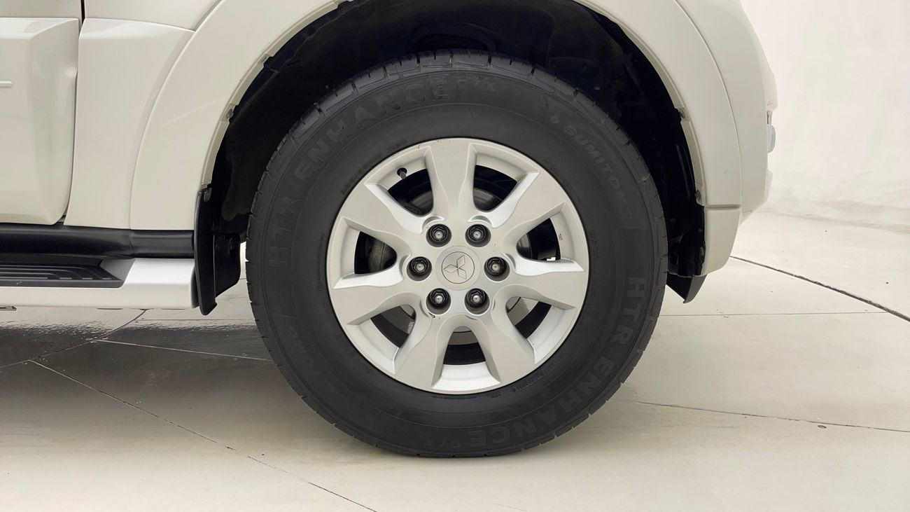 Mitsubishi Pajero GLS LOW LINE 3.5 | Zero Down Payment | Home Test Drive