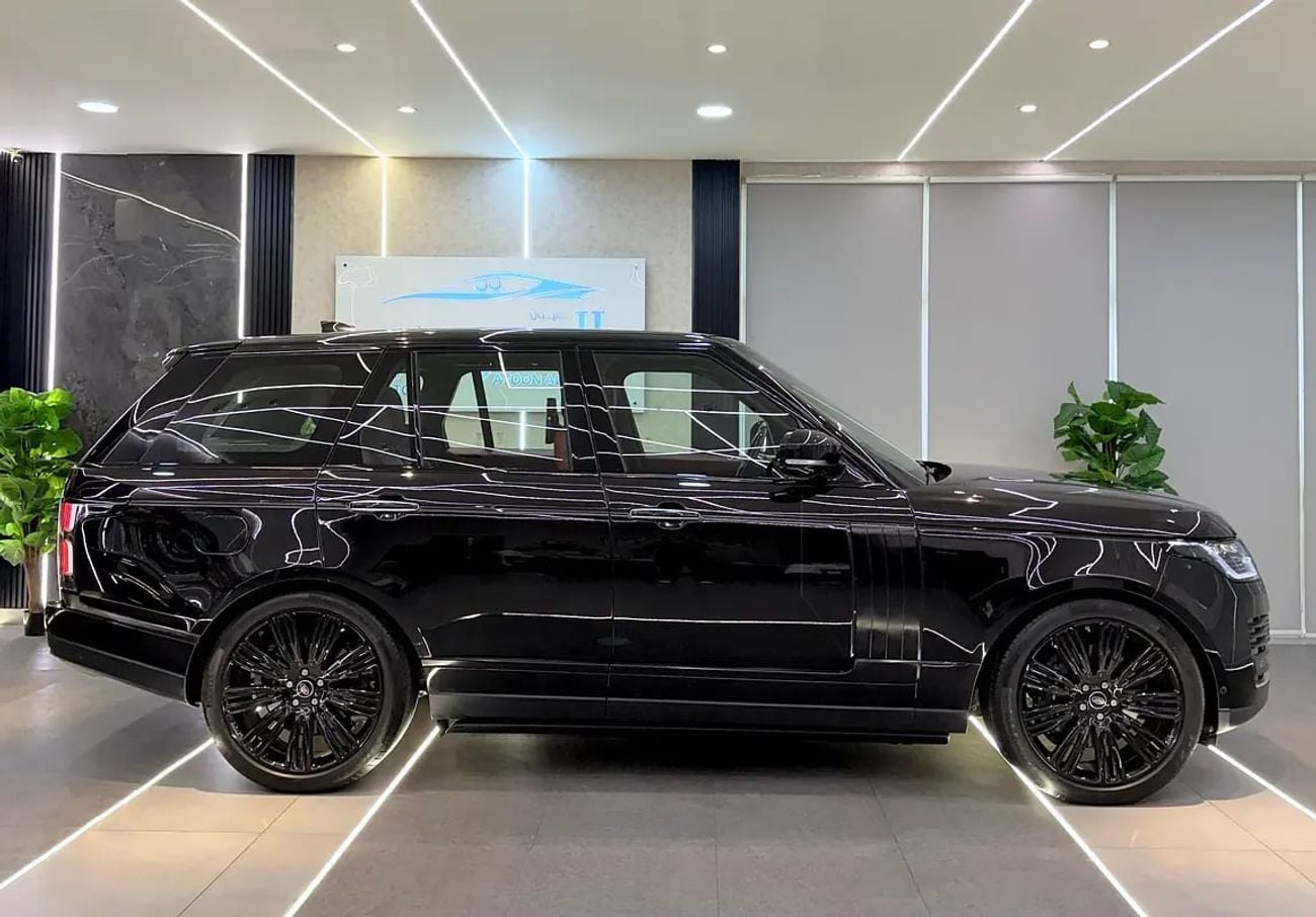 Land Rover Range Rover AUTOBIOGRAPHY KIT RR VOGUE || GCC II FULLY LOADED I| PANORAMA I| SCREENS II HEADS UP DISPLAY