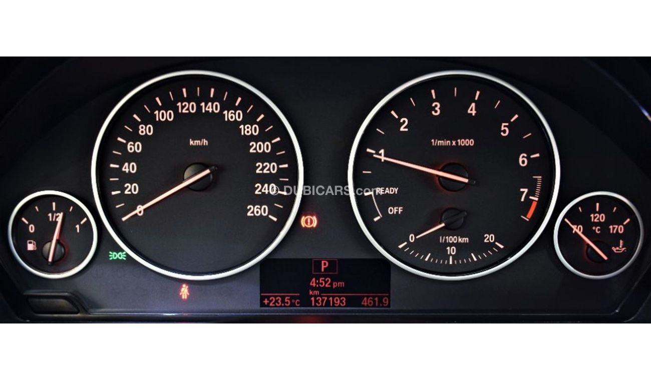 BMW 320i AMAZING BMW 320i 2013 Model!! in Black Color! GCC Specs