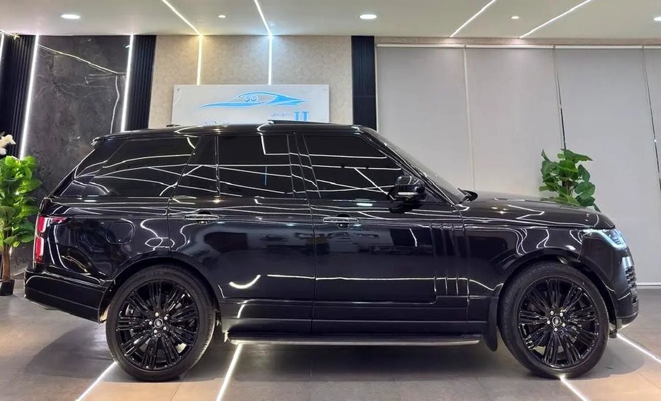 Land Rover Range Rover VOGUE SE AUTOBIOGRAPHY FACELIFT || RR VOGUE V8 || GIVEN WARRANTY || TOP RANGE || GCC || VIP CONSOLE