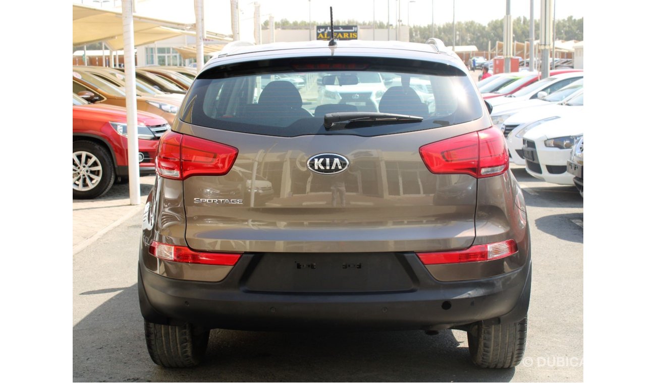 Kia Sportage AWD - ACCIDENTS FREE - GCC SPECS - CAR IS IN PERFECT CONDITION INSIDE OUT