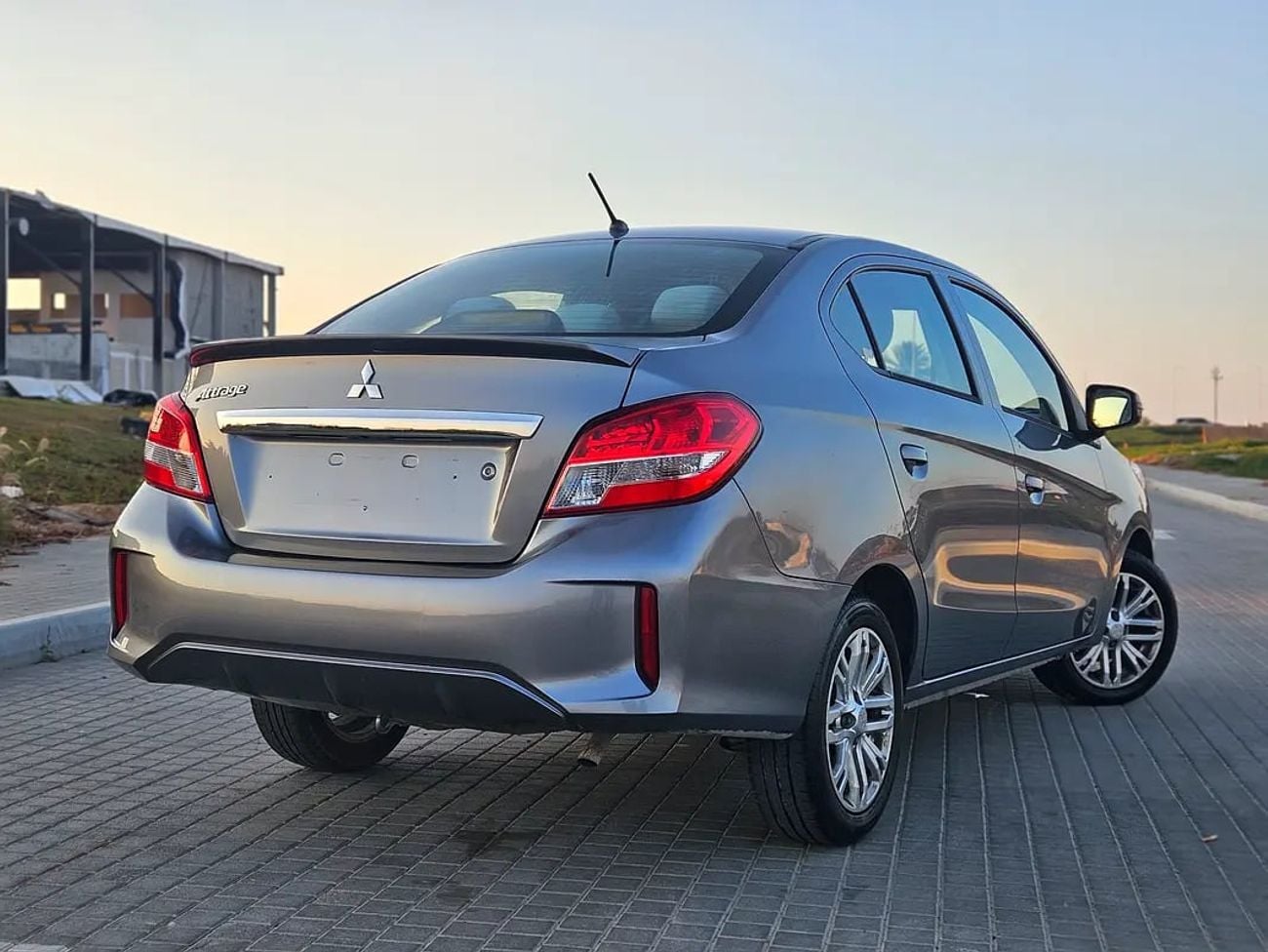 ميتسوبيشي اتراج GLX Medium Line | GCC Specs | Economical Reliable Family Sedan