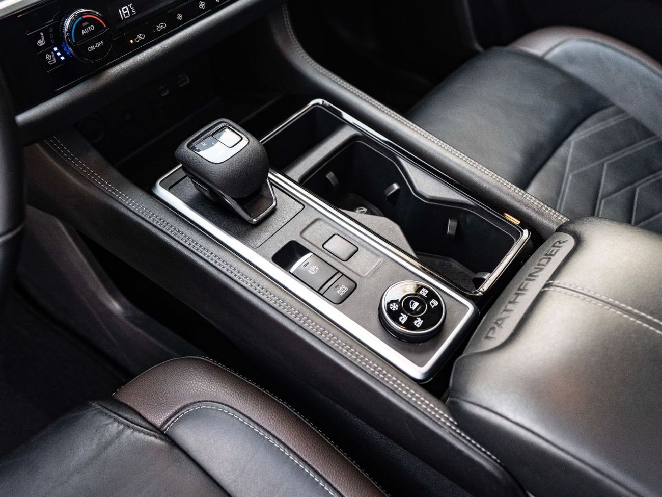 Nissan Pathfinder SL 3.5L (7 Seater)