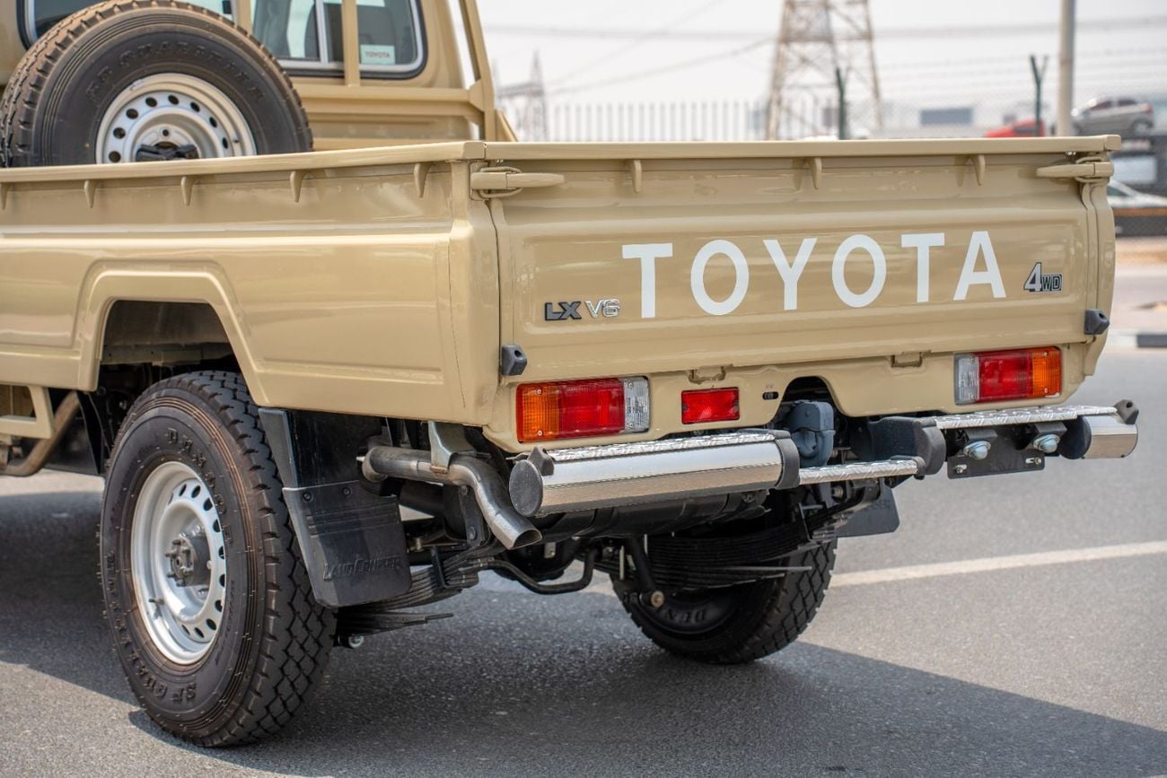تويوتا لاند كروزر بيك آب Std 4.0L Single Cab Utility 4WD