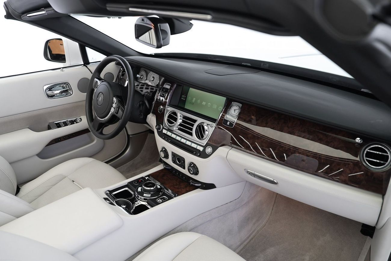 رولز رويس داون Rolls Royce Dawn