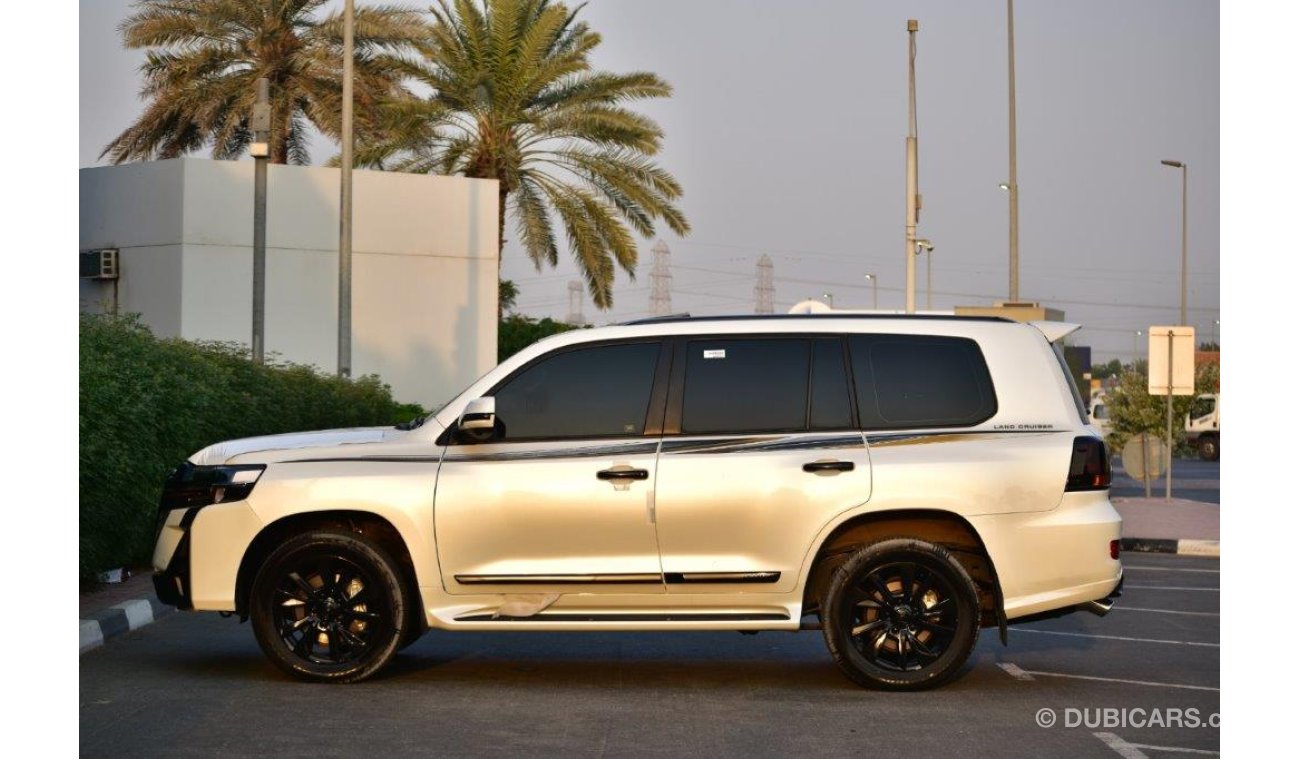 تويوتا لاند كروزر 200 GXR V8 4.5L Diesel AT Black Edition