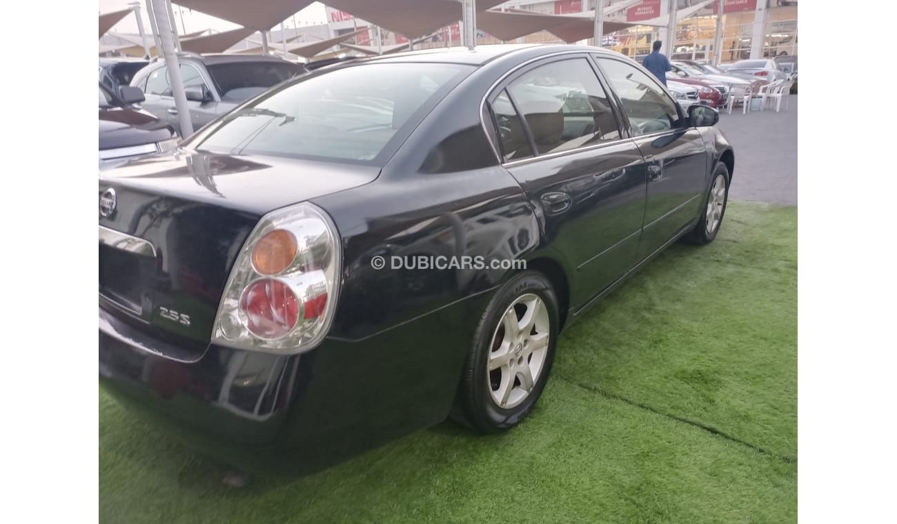 Nissan Altima Gulf model 2006 without accidents in excellent condition, you do not need any expenses