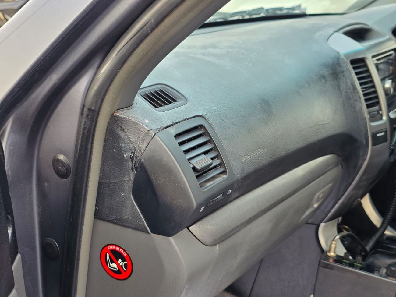 تويوتا برادو DIESEL PRADO 3.0 LITER 1KZ ENGINE GREY COLOR 2004 MODEL AUTOMATIC