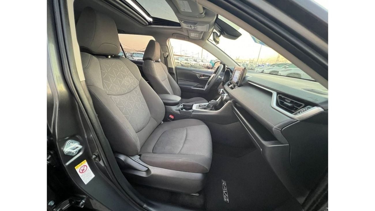 تويوتا راف ٤ 2019 Toyota Rav4 XLE // SUNROOF // 2.5L V4 / UAE PASS