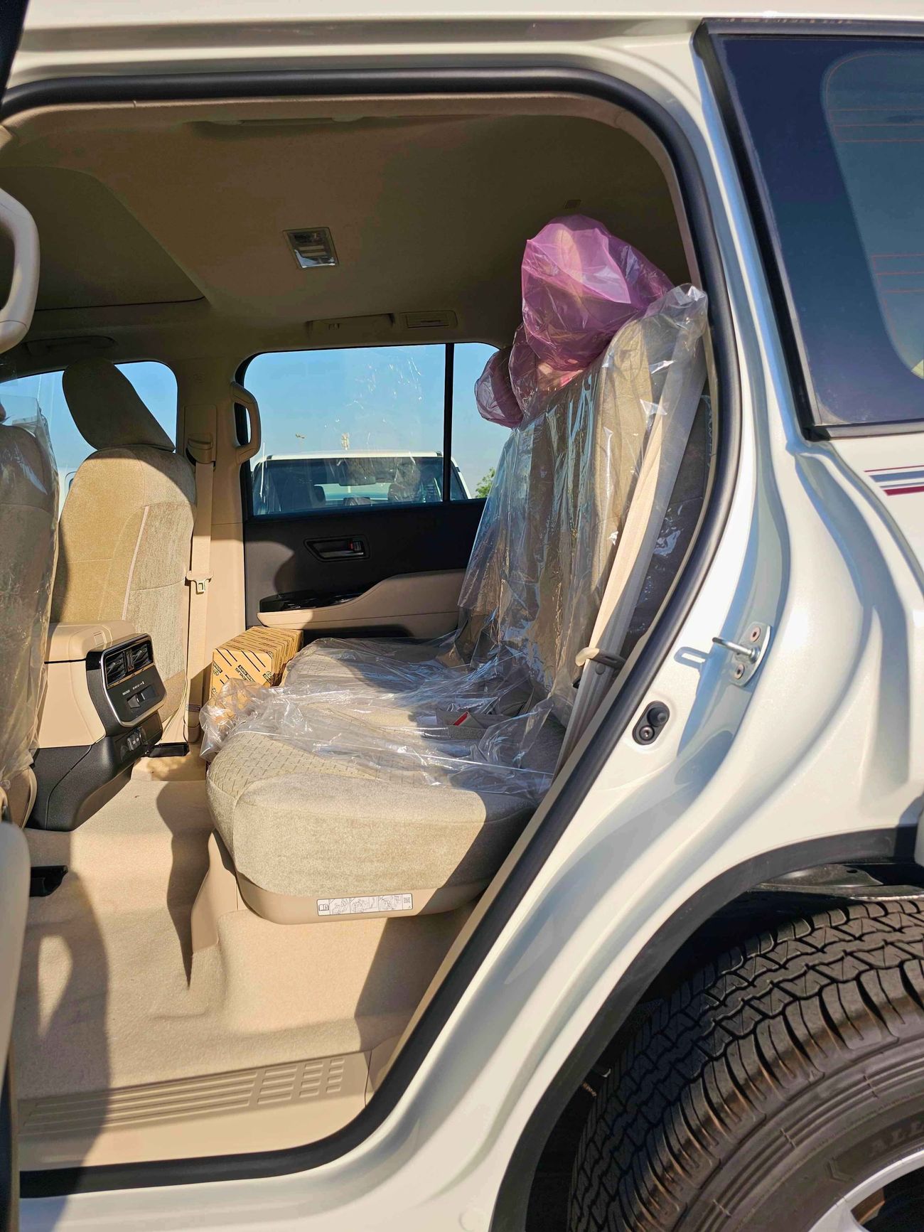 Toyota Land Cruiser LC300 GXR TWIN TURBO EURO 4 / 3.5L V6 PETROL / PWR SEAT / SUNROOF (CODE # GXR)