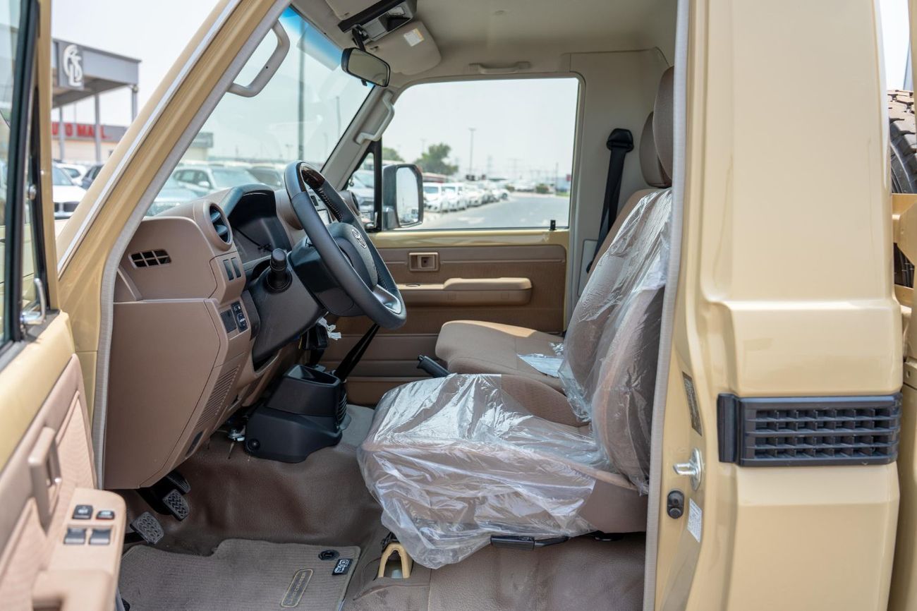 تويوتا لاند كروزر بيك آب Toyota Landcruiser pickup,2025,chassis(with 11 rows and dual fuel,tank,petrol engine,beige ,petrol e