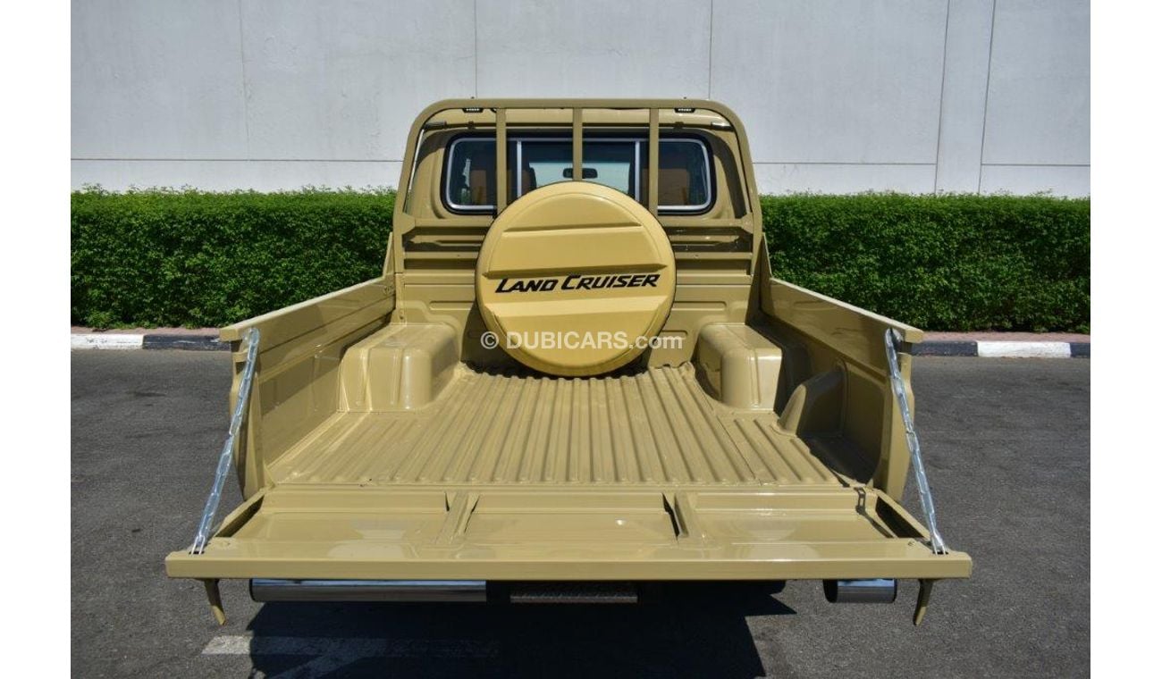 تويوتا لاند كروزر بيك آب Double Cab Lx V6 4.0L 70th Anniversary Edition