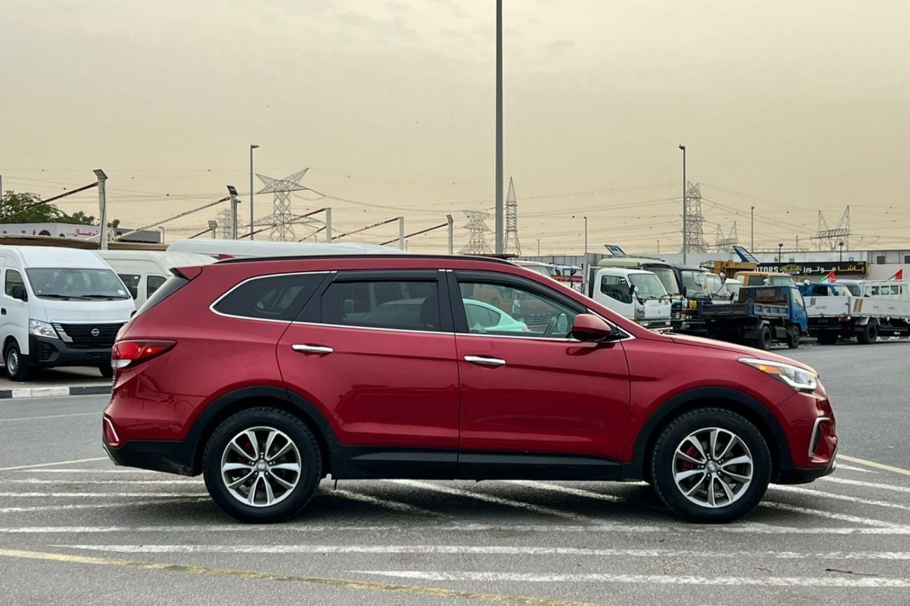 Hyundai Santa Fe GLS 2018 Hyundai Santafe 3.3L V6 - Rear Camera - AWD 4x4 - 7 Seats