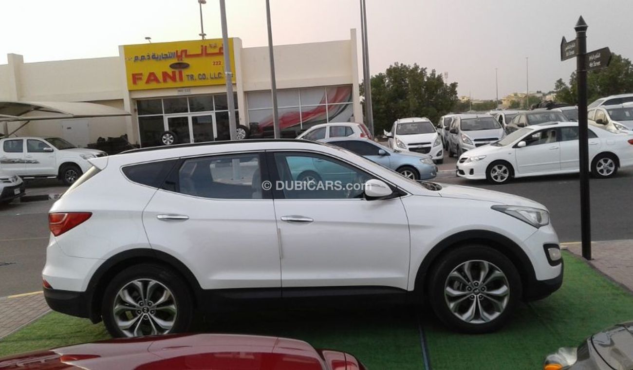 Hyundai Santa Fe HYNDI SANTAFE 2014 WHITE NO PIANT NO ACCIDENT KHALIGE Full option