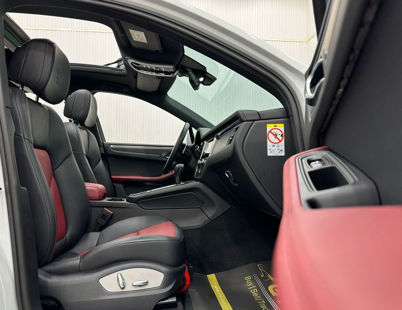 Porsche Macan Std 2022 Porsche Macan, August 2025 Porsche Warranty, Full Porsche Service History, Low Kms, GCC