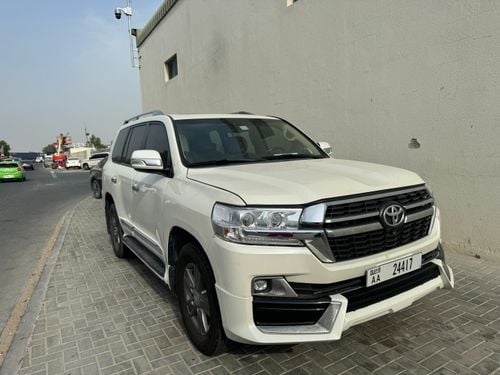 Toyota Land Cruiser VXR V8 5.7L
